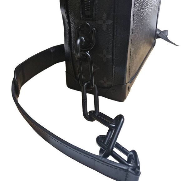 Louis Vuitton soft trunk crossbody - Picture 4 of 16